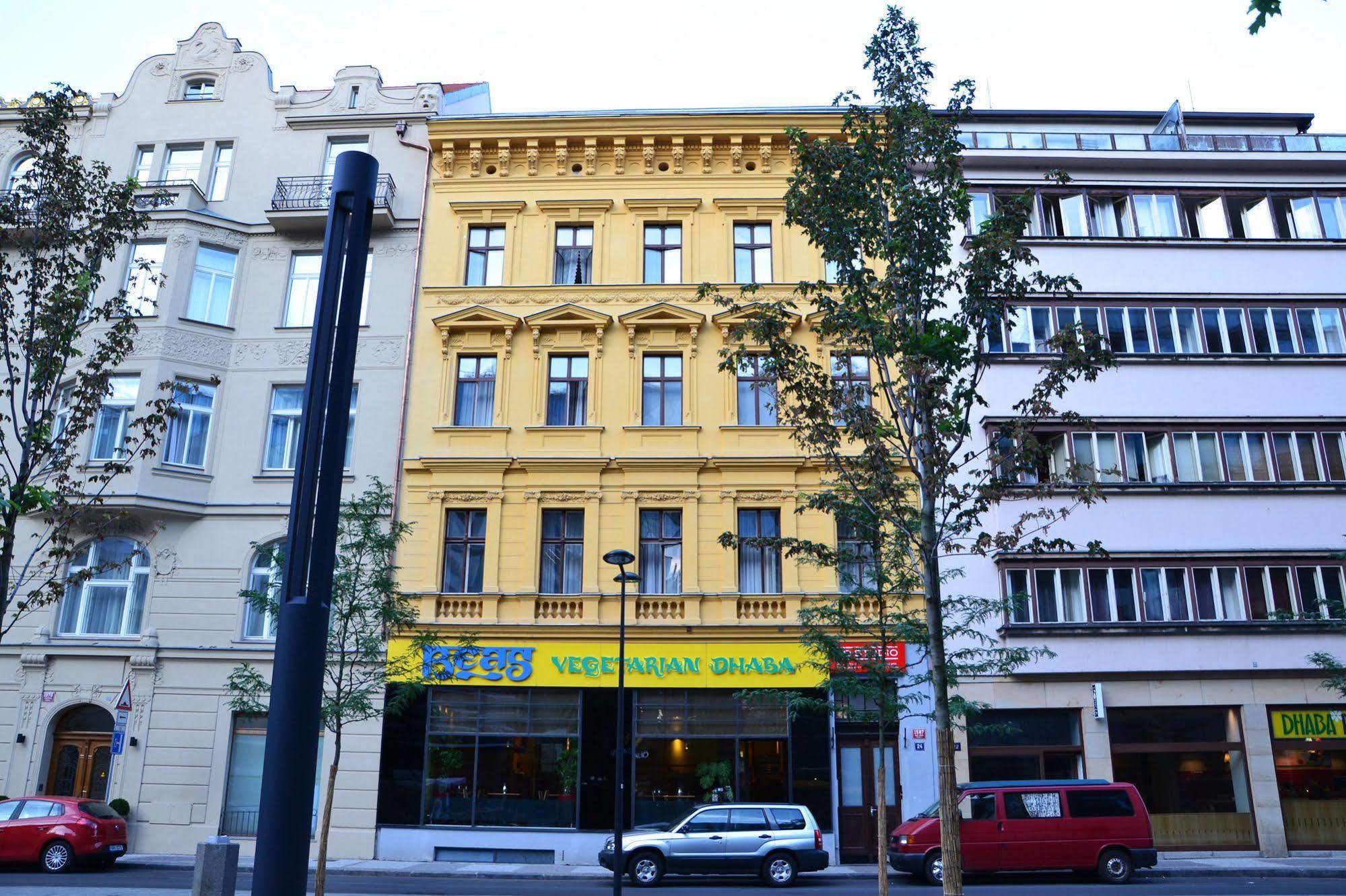 Vladislav Centre