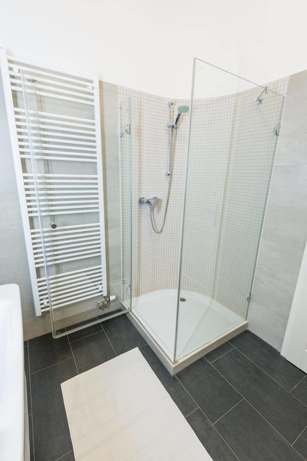 Vladislav Centre Apartment *